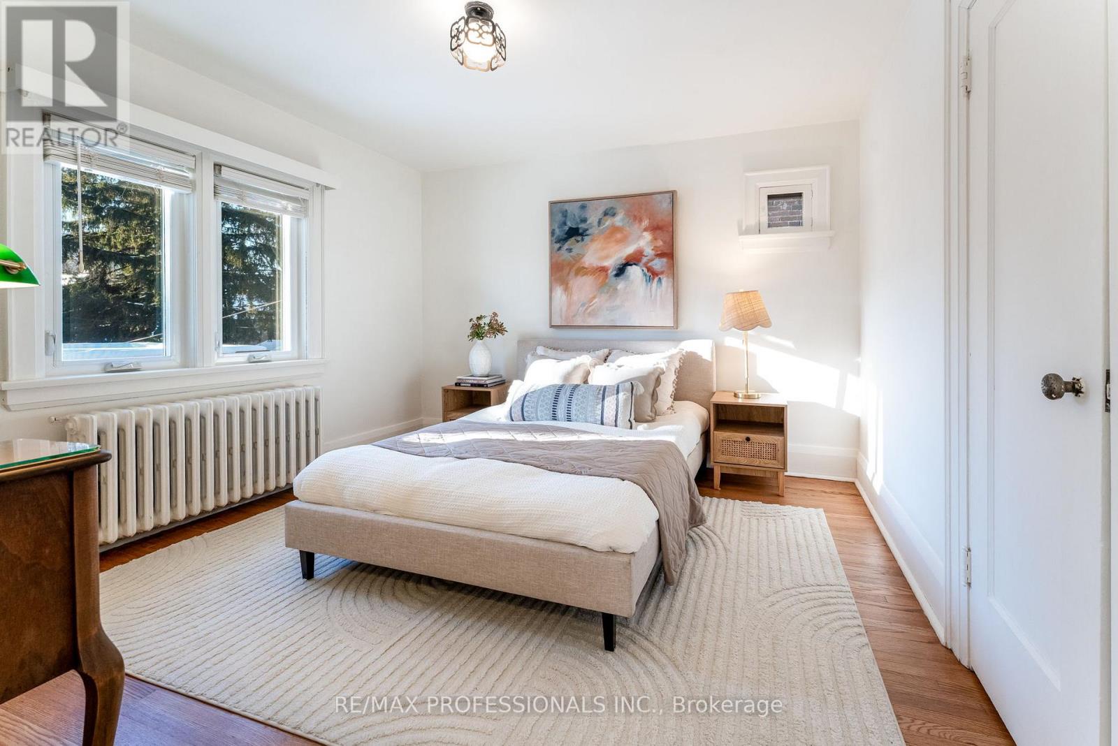 3 Lynngrove Avenue, Toronto (kingsway South), Ontario