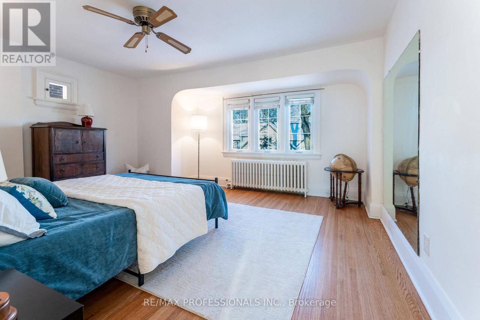 3 Lynngrove Avenue, Toronto (kingsway South), Ontario