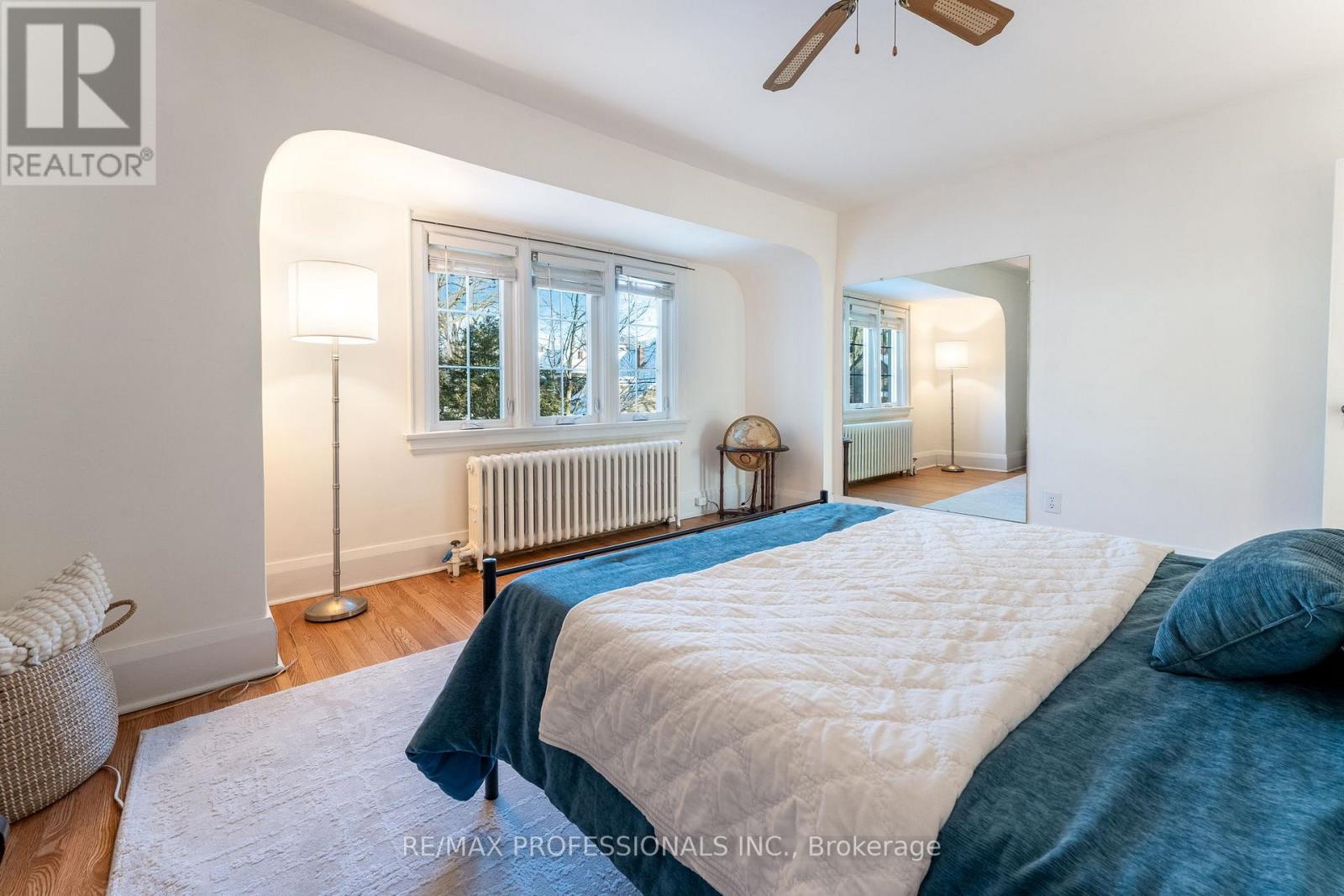 3 Lynngrove Avenue, Toronto (kingsway South), Ontario