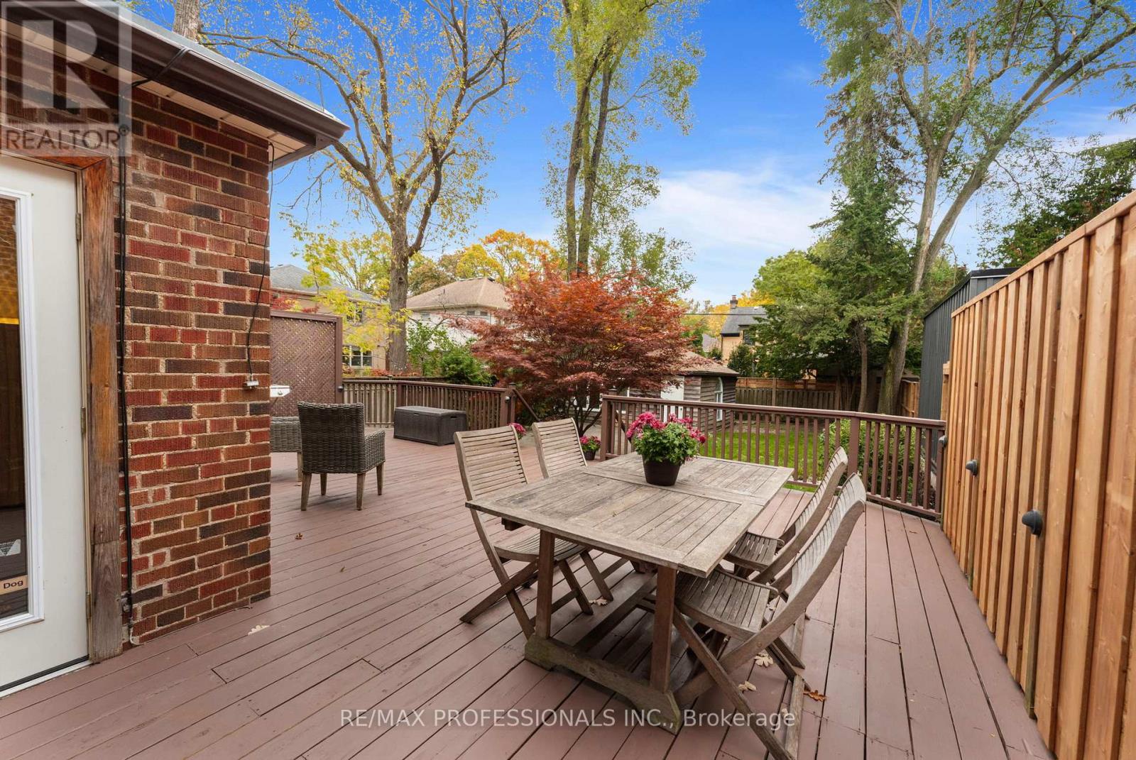 3 Lynngrove Avenue, Toronto (kingsway South), Ontario