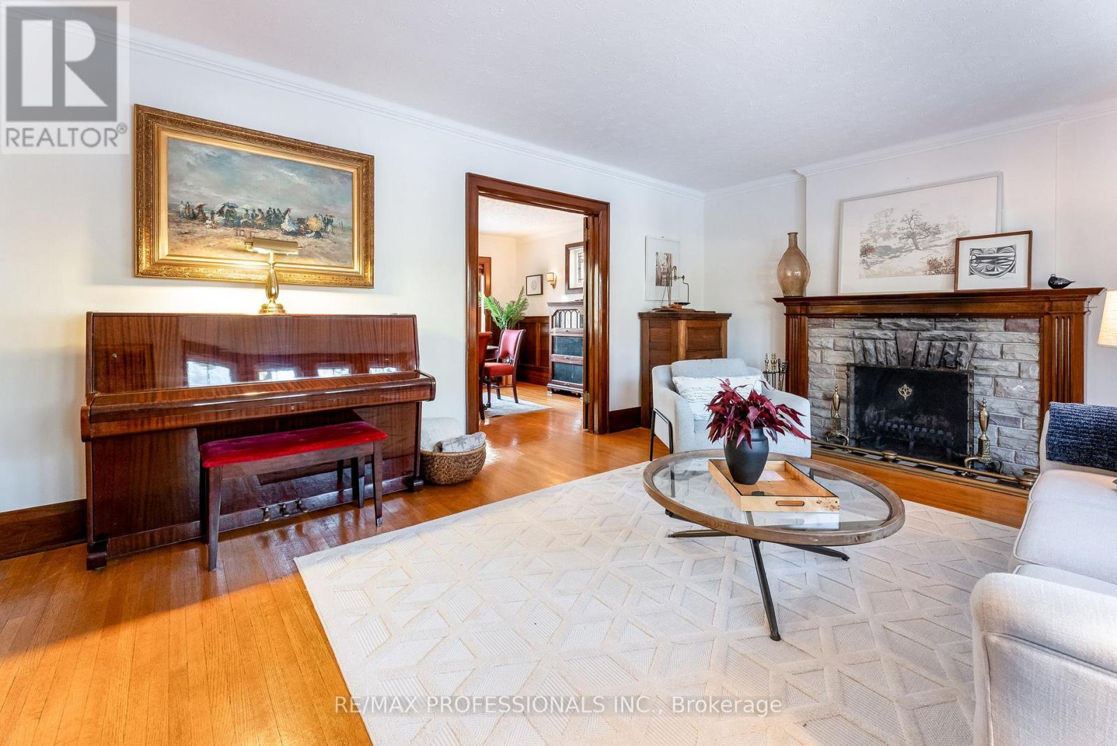 3 Lynngrove Avenue, Toronto (kingsway South), Ontario