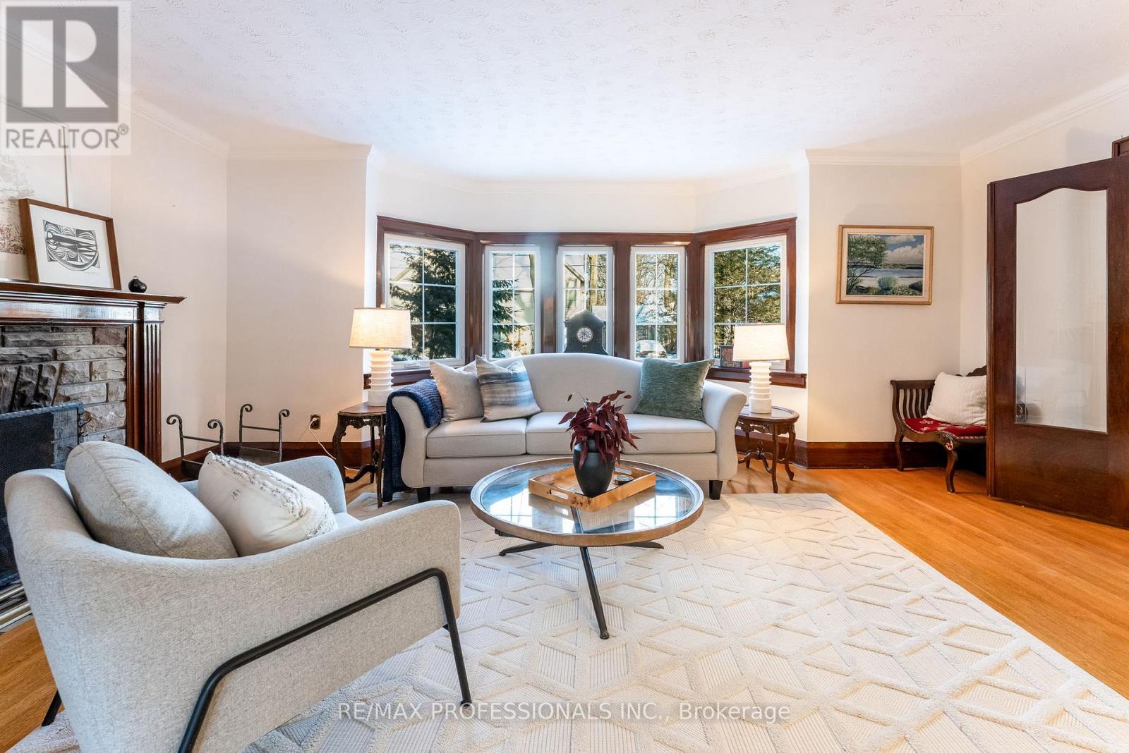 3 Lynngrove Avenue, Toronto (kingsway South), Ontario