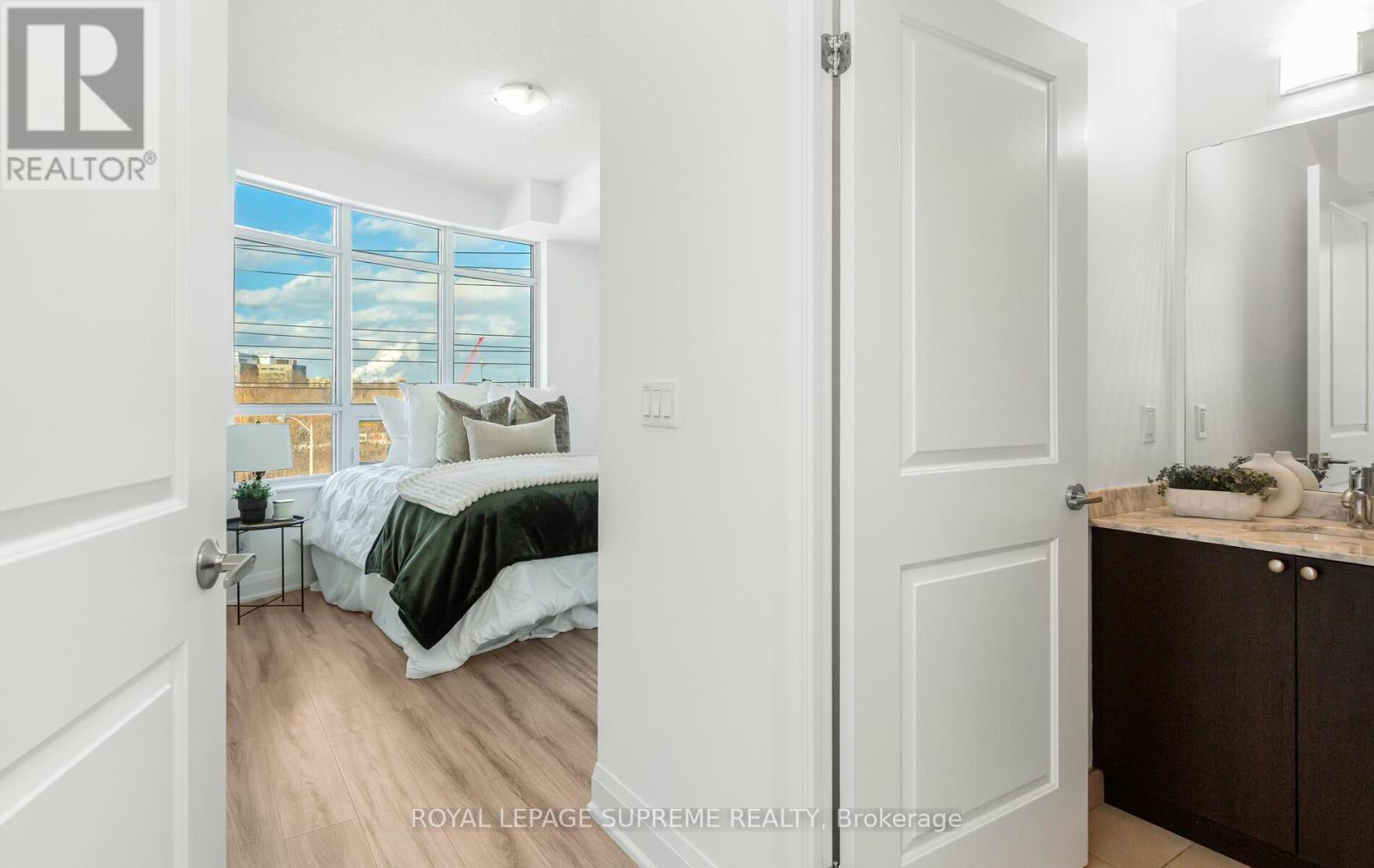 312 - 25 Fontenay Court, Toronto (edenbridge-humber Valley), Ontario