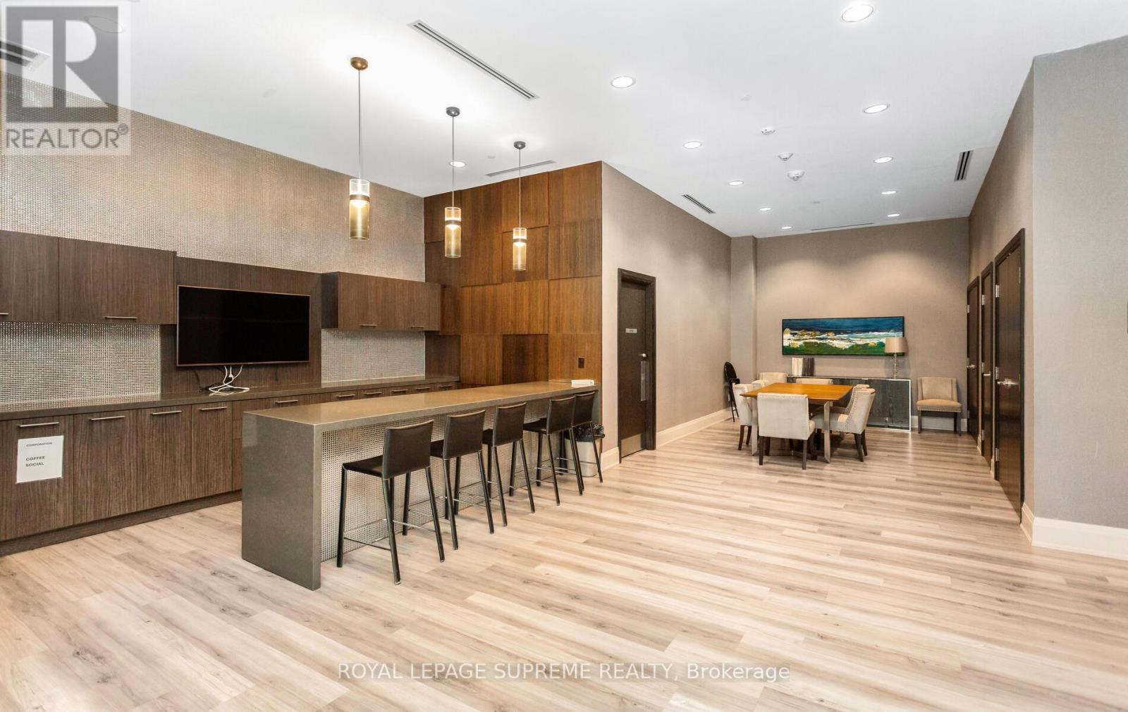 312 - 25 Fontenay Court, Toronto (edenbridge-humber Valley), Ontario