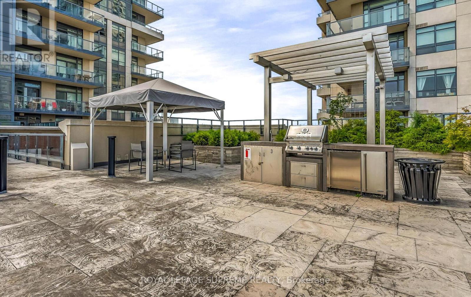 312 - 25 Fontenay Court, Toronto (edenbridge-humber Valley), Ontario