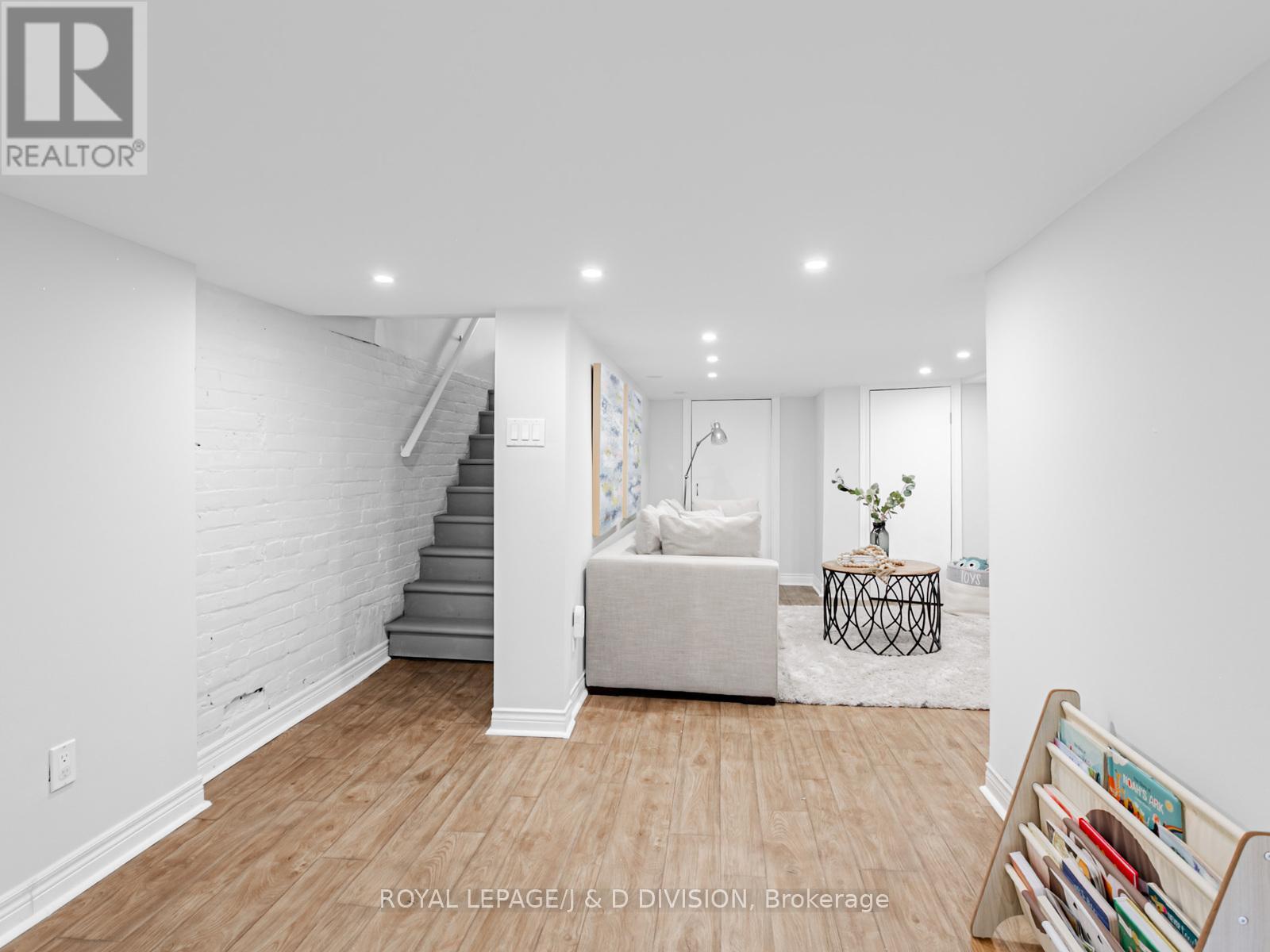 329 Indian Road Crescent, Toronto (junction Area), Ontario