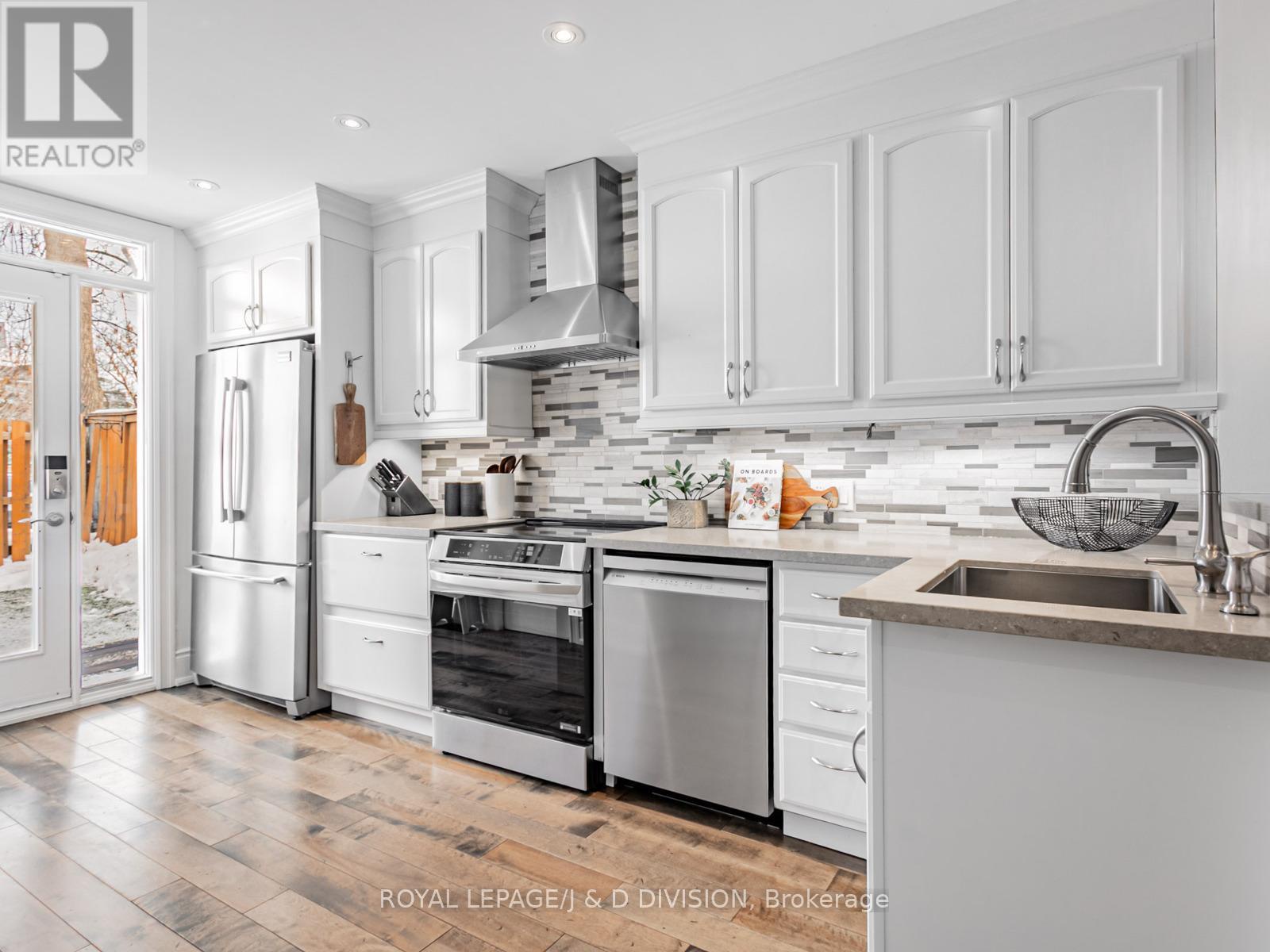 329 Indian Road Crescent, Toronto (junction Area), Ontario