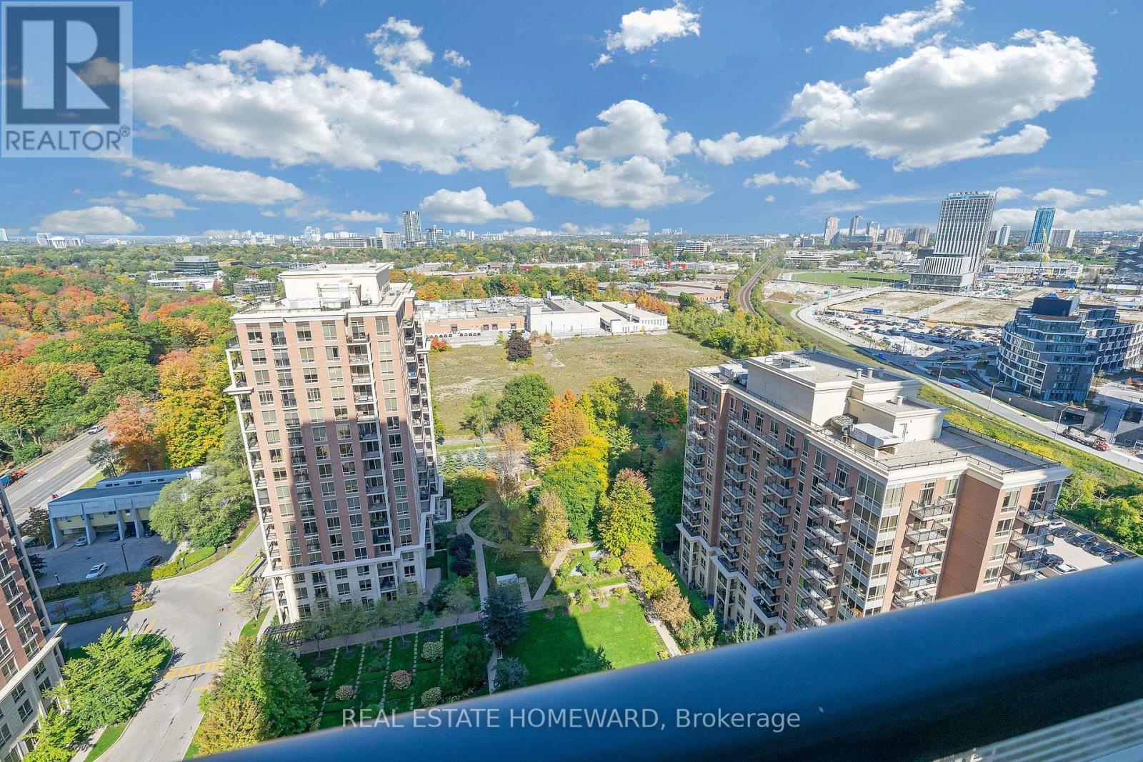 2039 - 20 Inn On The Park Drive, Toronto (banbury-don Mills), Ontario