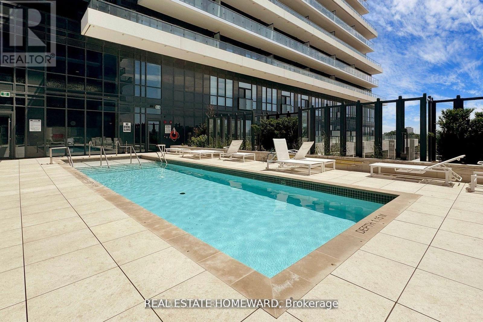 2039 - 20 Inn On The Park Drive, Toronto (banbury-don Mills), Ontario