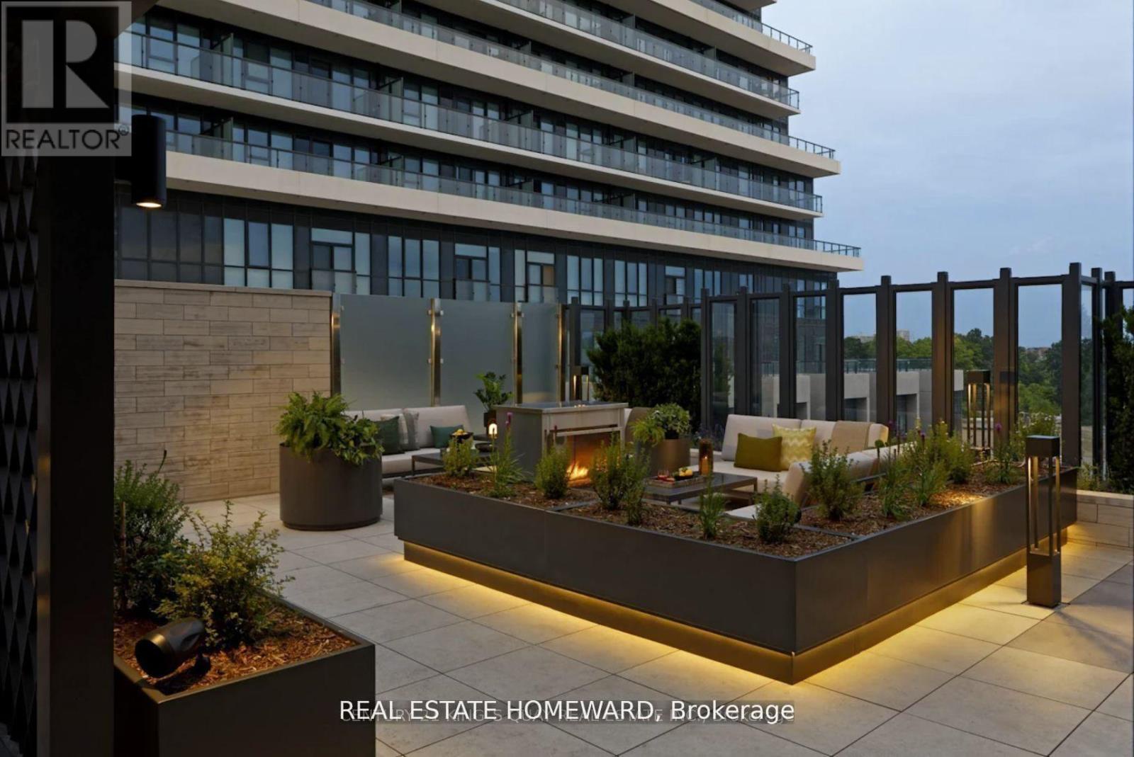 2039 - 20 Inn On The Park Drive, Toronto (banbury-don Mills), Ontario