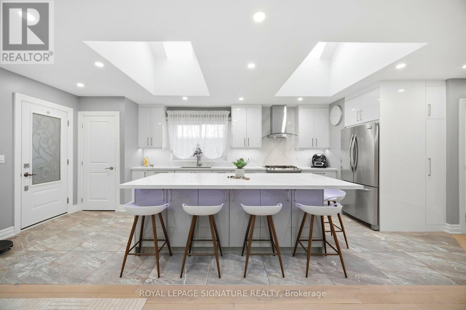 30 Coules Court, Toronto (alderwood), Ontario