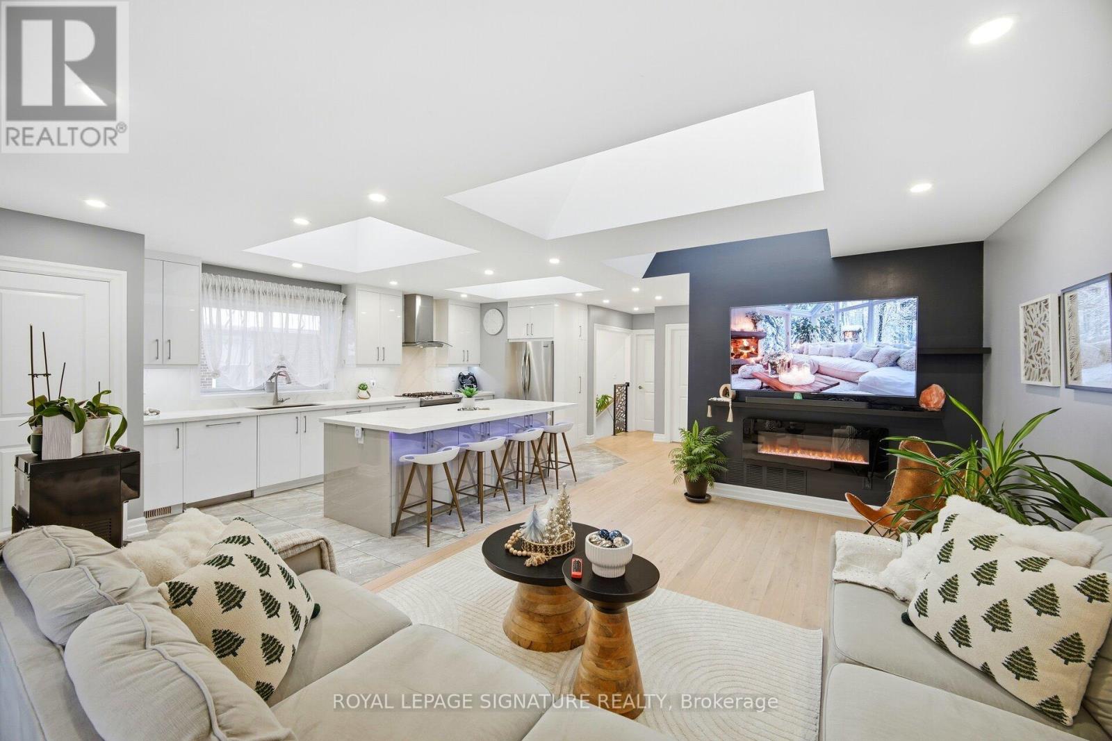 30 Coules Court, Toronto (alderwood), Ontario