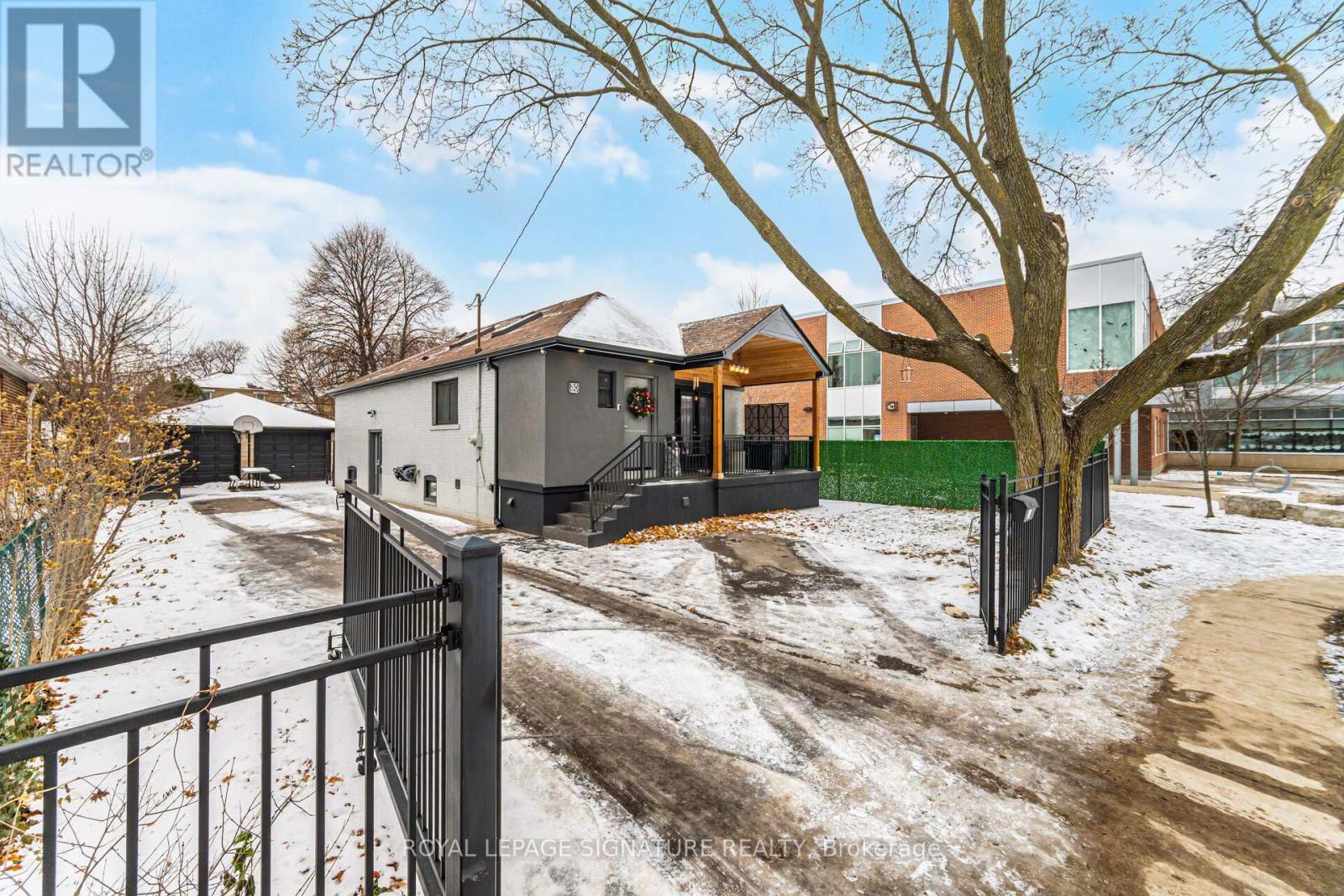 30 Coules Court, Toronto (alderwood), Ontario