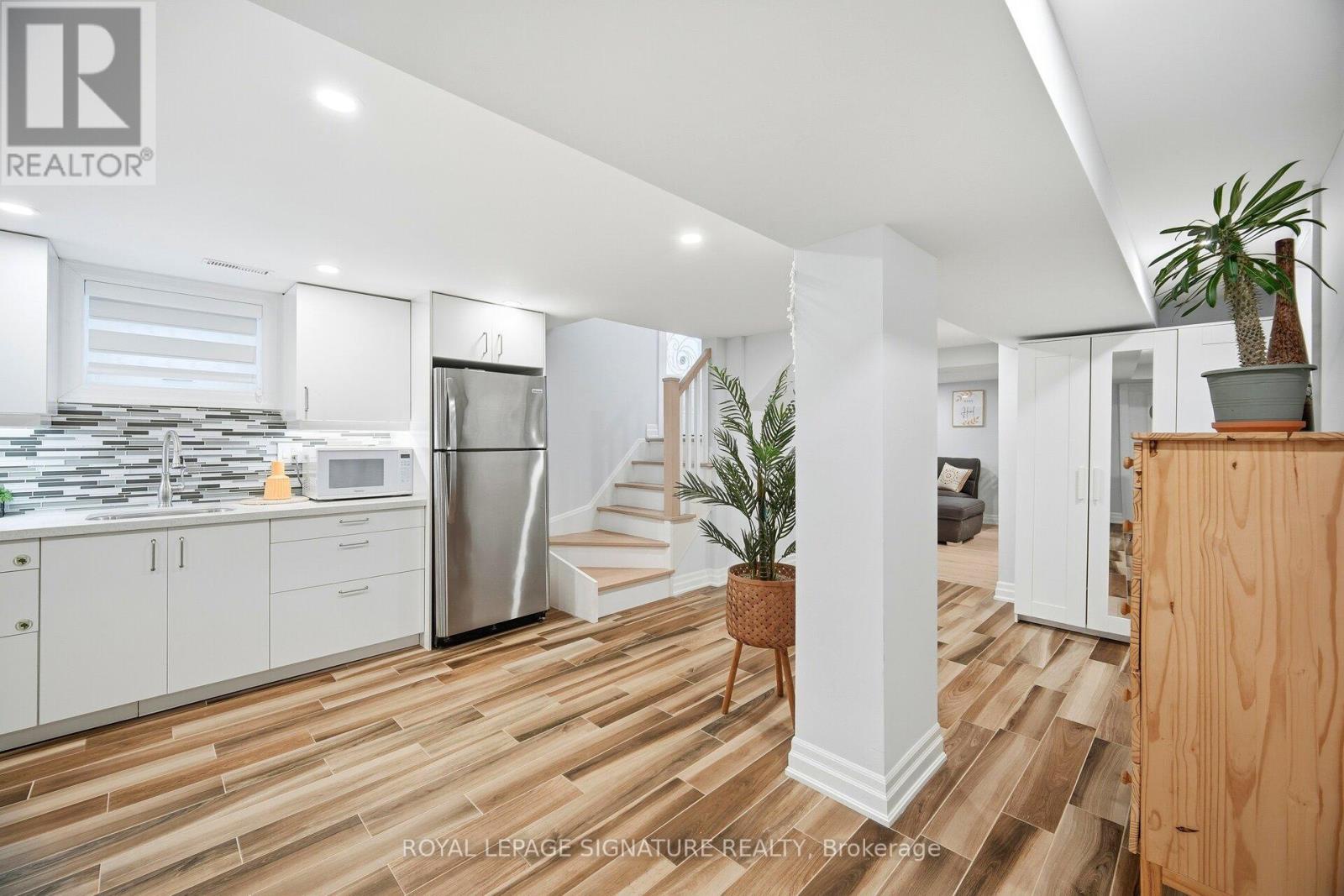 30 Coules Court, Toronto (alderwood), Ontario