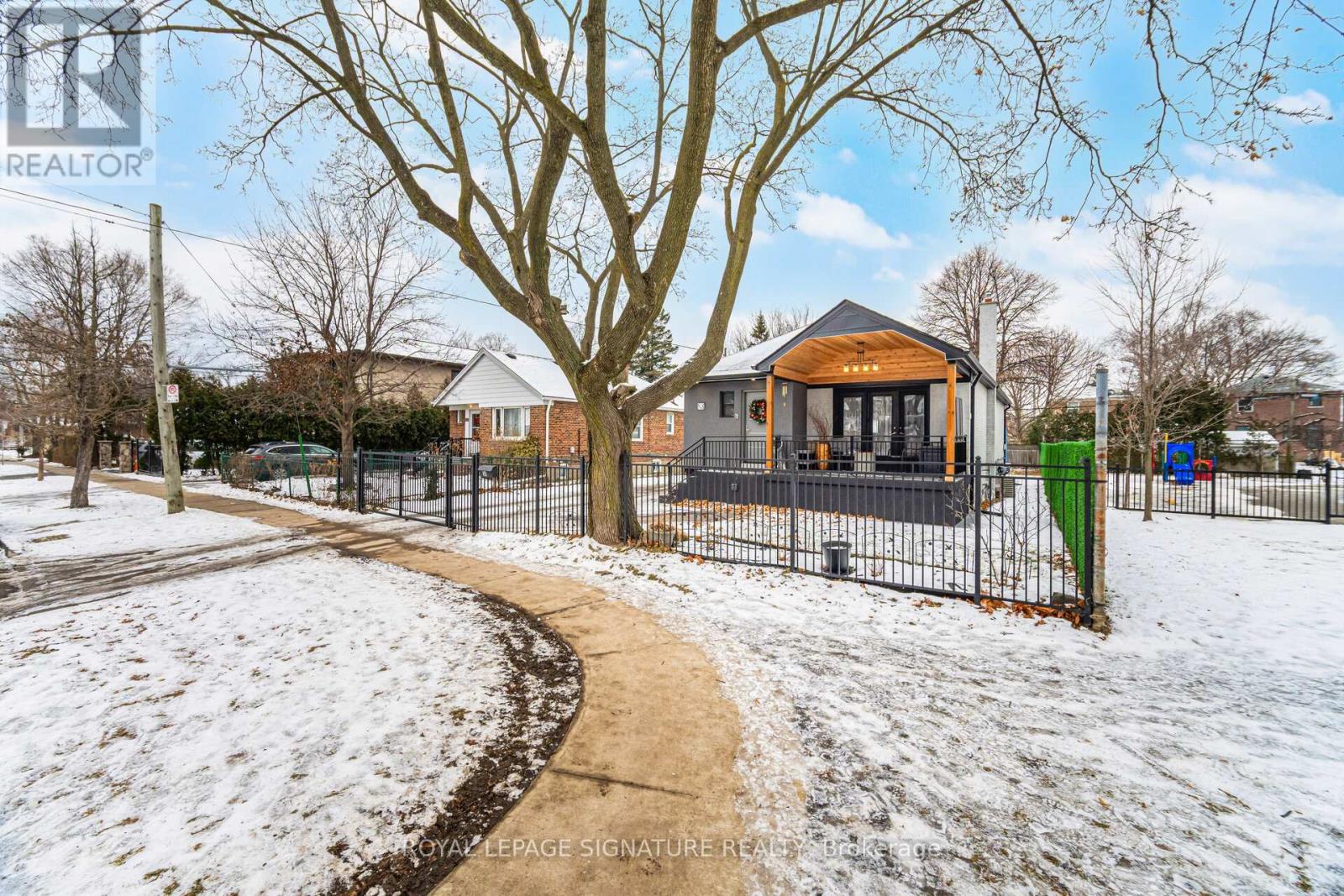 30 Coules Court, Toronto (alderwood), Ontario