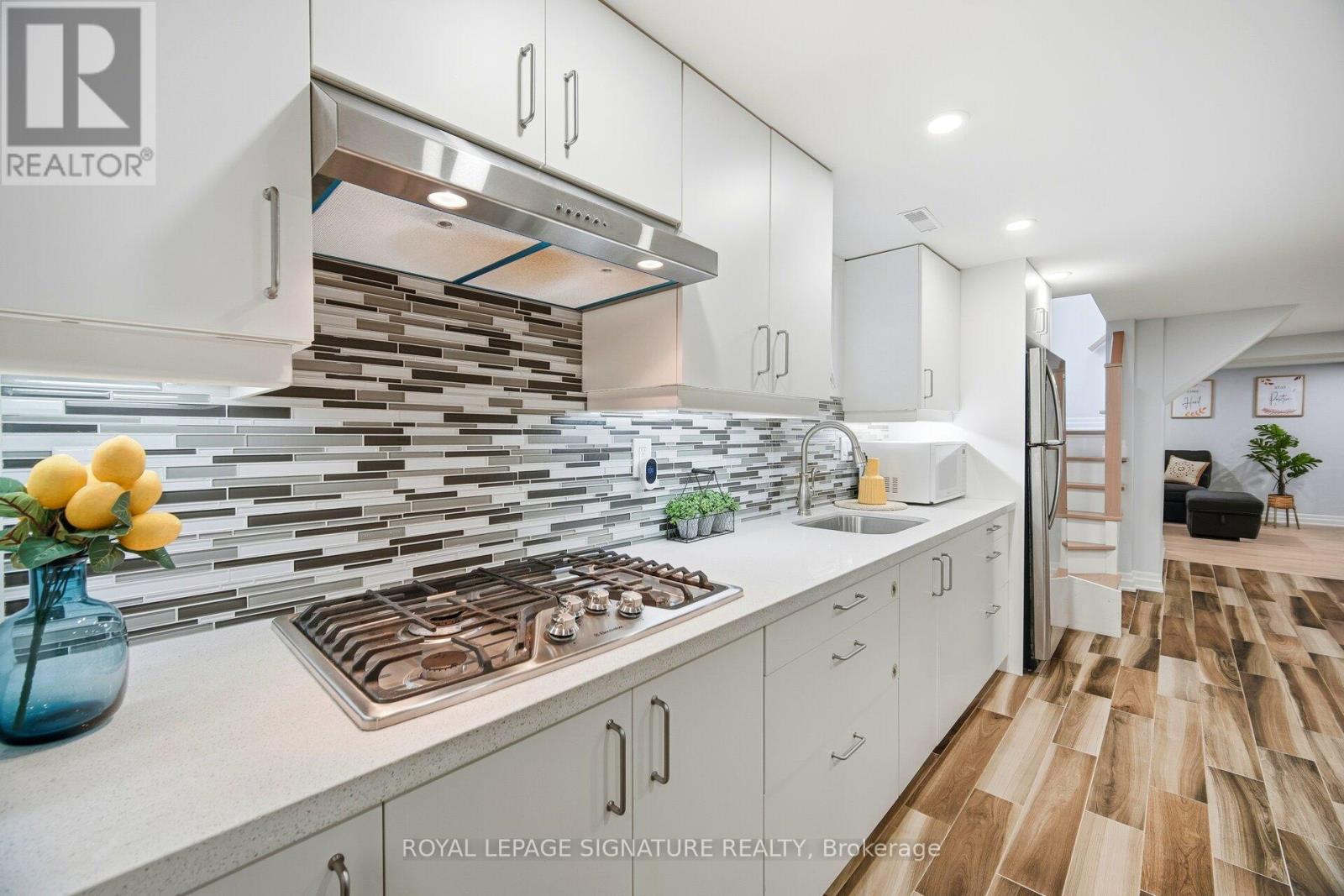 30 Coules Court, Toronto (alderwood), Ontario