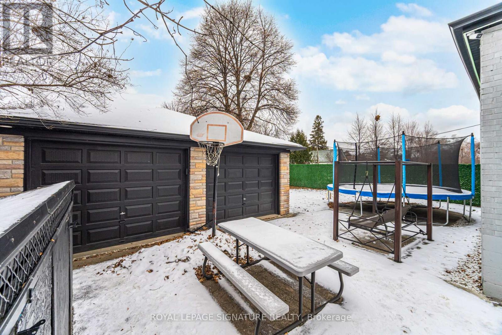 30 Coules Court, Toronto (alderwood), Ontario