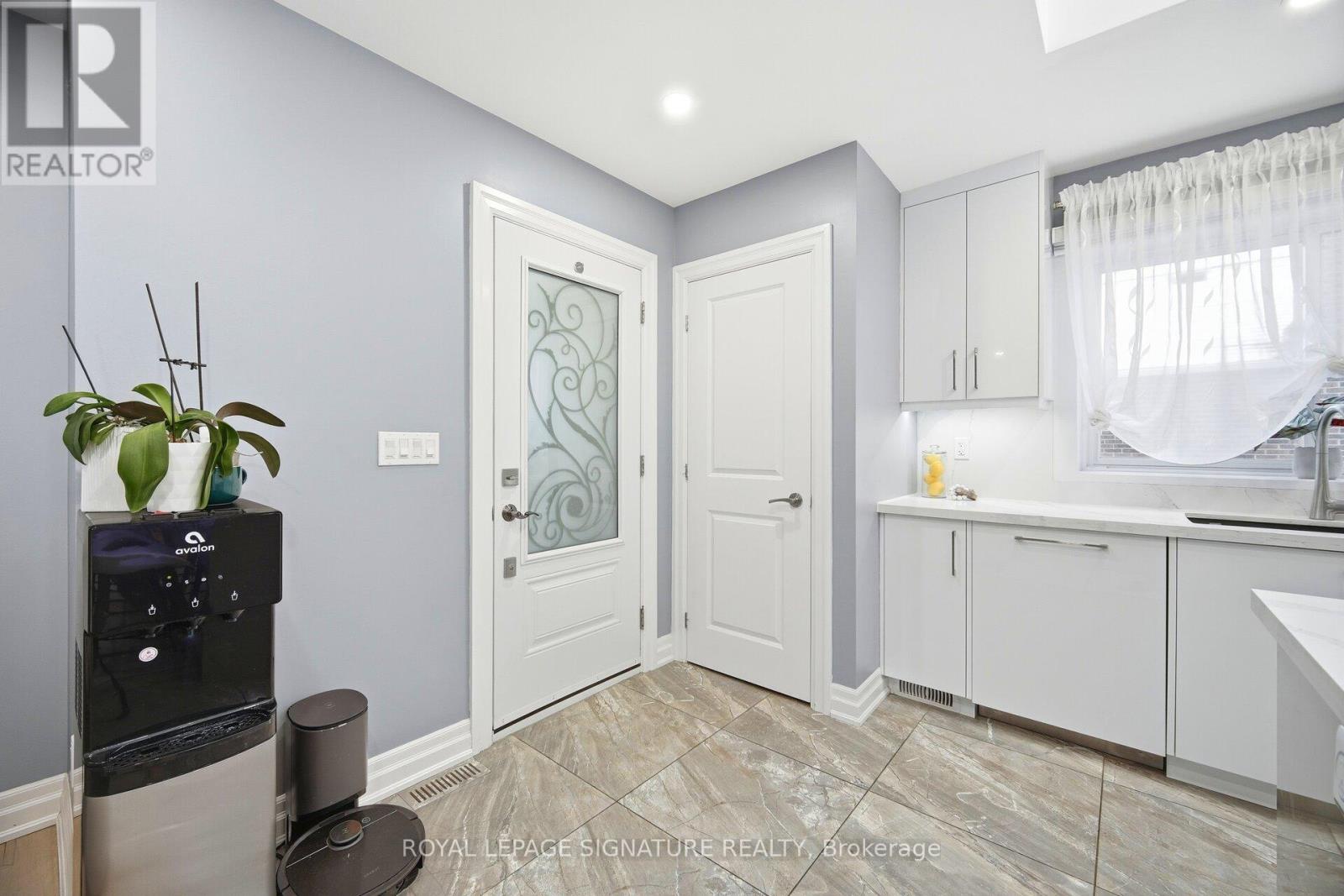 30 Coules Court, Toronto (alderwood), Ontario