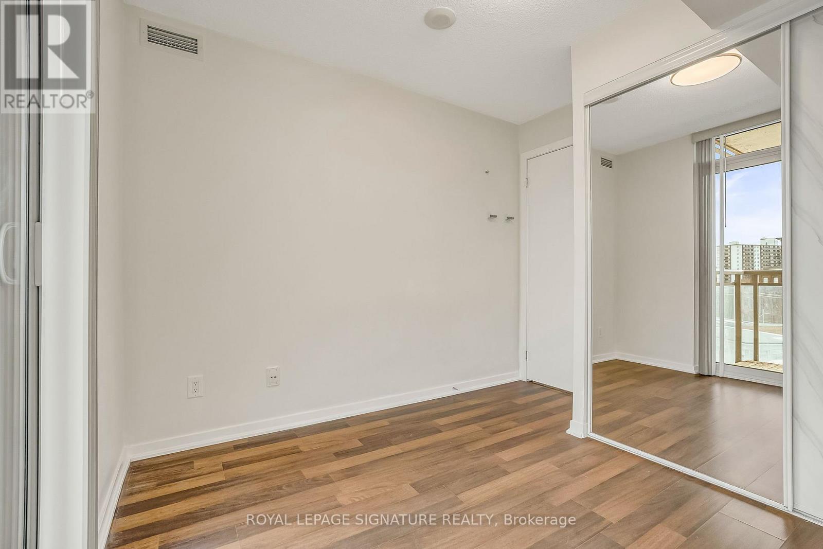 507 - 38 Joe Shuster Way, Toronto (niagara), Ontario