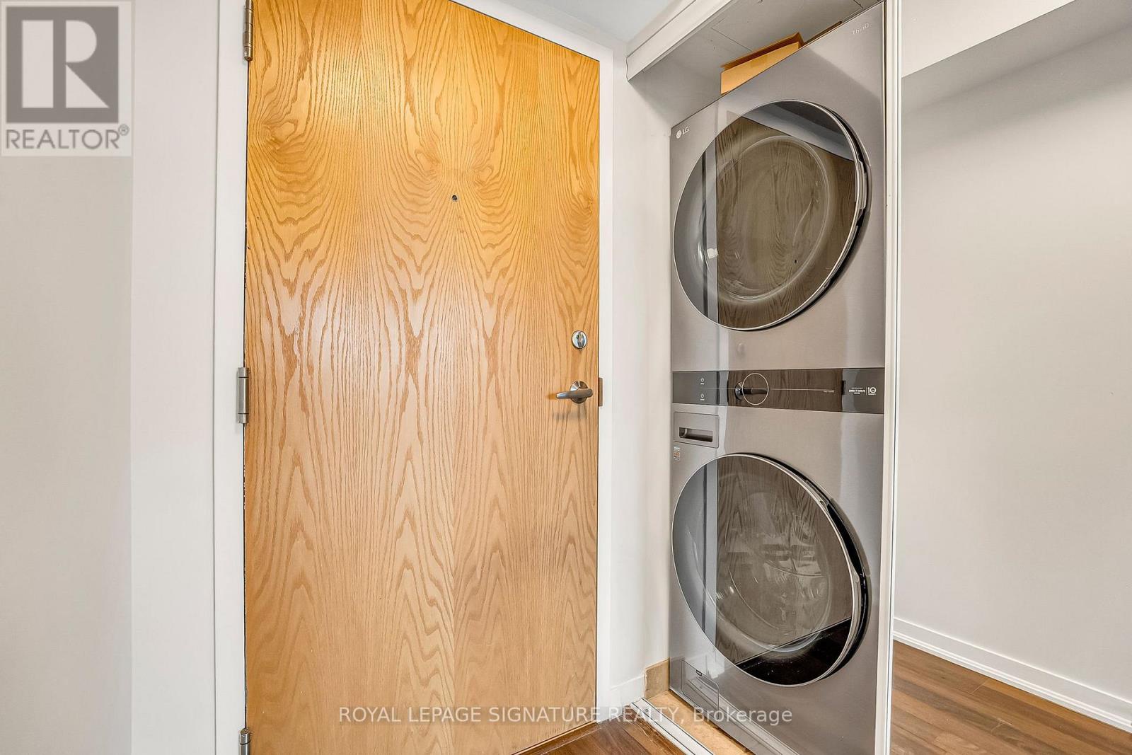 507 - 38 Joe Shuster Way, Toronto (niagara), Ontario