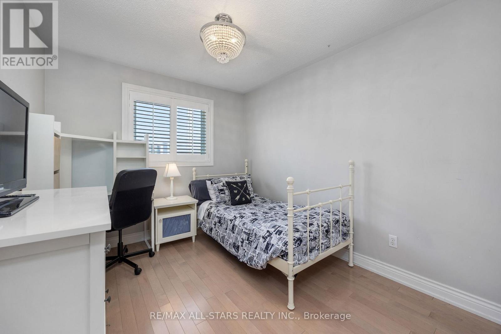 10 Sufi Crescent, Toronto (victoria Village), Ontario