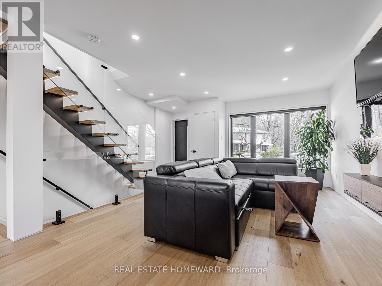 10 Juliana Court, Toronto (lambton Baby Point), Ontario