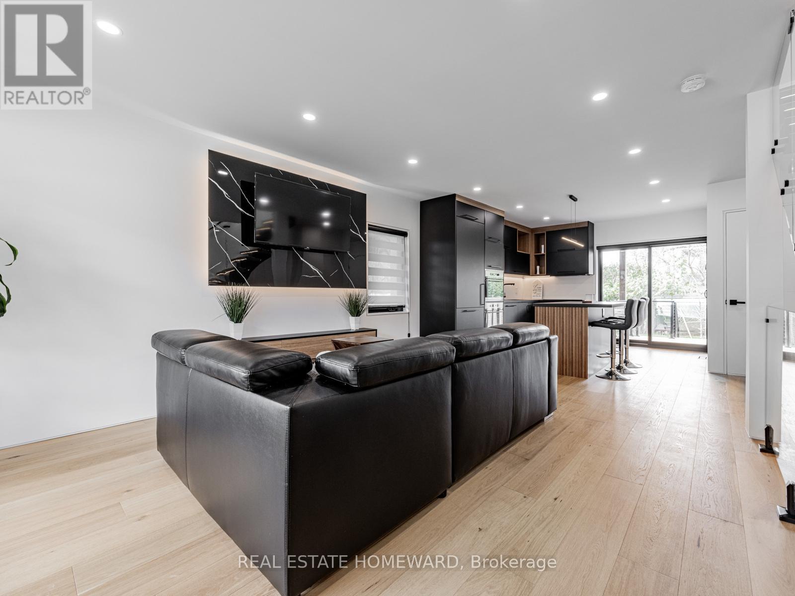 10 Juliana Court, Toronto (lambton Baby Point), Ontario