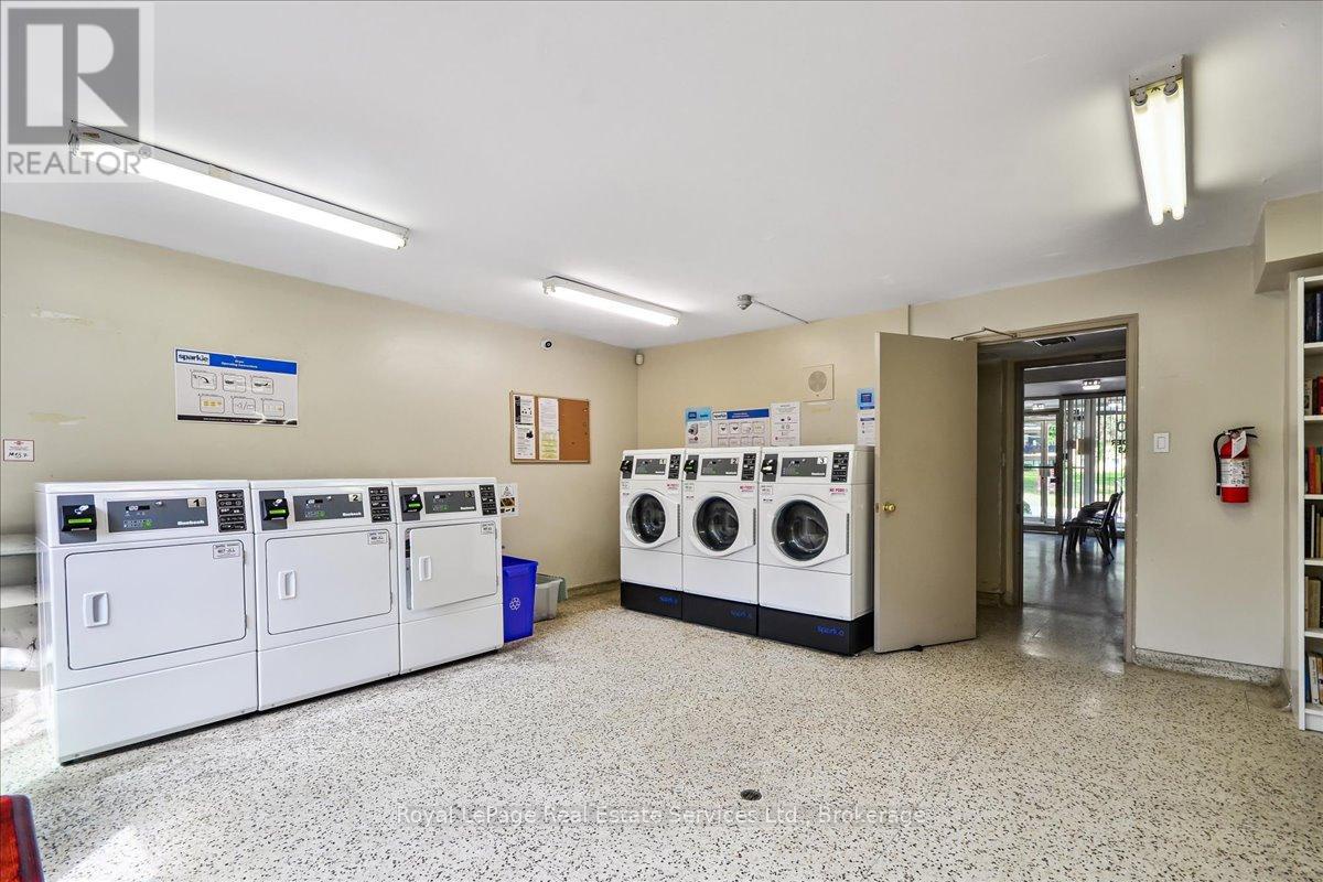 203 - 100 Coe Hill Drive, Toronto (high Park-swansea), Ontario