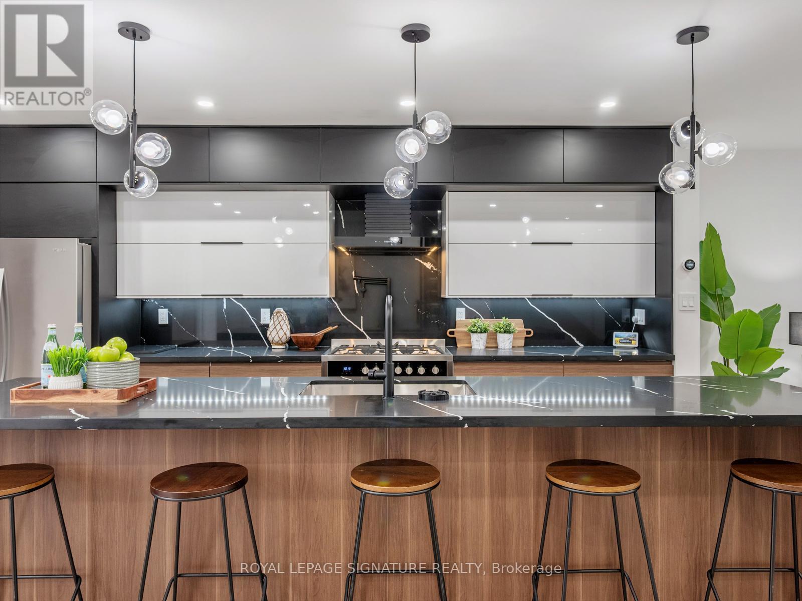 186 Oak Park Avenue, Toronto (woodbine-lumsden), Ontario