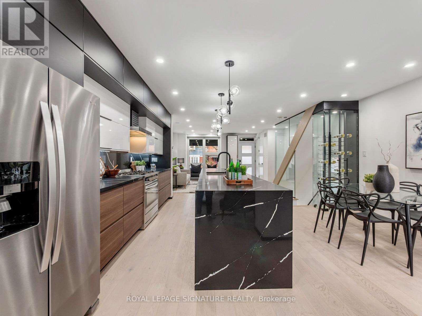 186 Oak Park Avenue, Toronto (woodbine-lumsden), Ontario