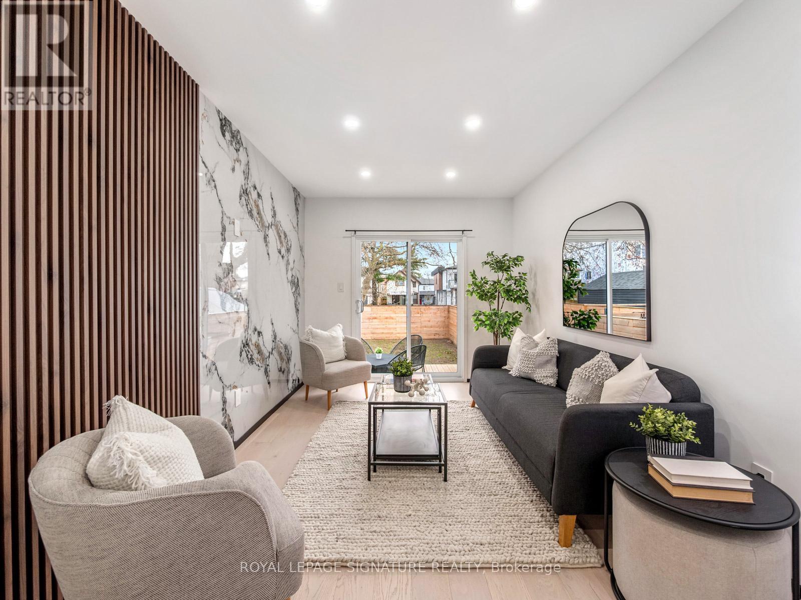 186 Oak Park Avenue, Toronto (woodbine-lumsden), Ontario