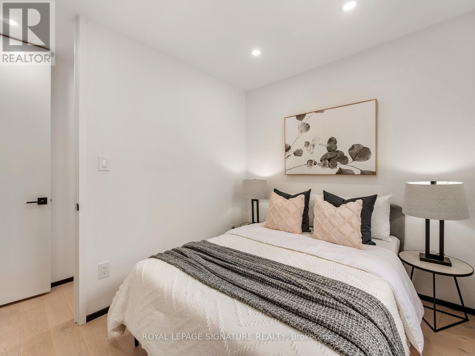 186 Oak Park Avenue, Toronto (woodbine-lumsden), Ontario