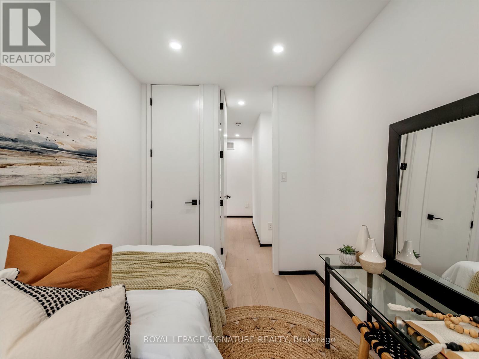 186 Oak Park Avenue, Toronto (woodbine-lumsden), Ontario