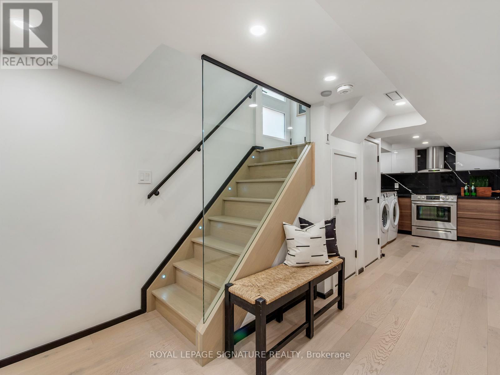 186 Oak Park Avenue, Toronto (woodbine-lumsden), Ontario