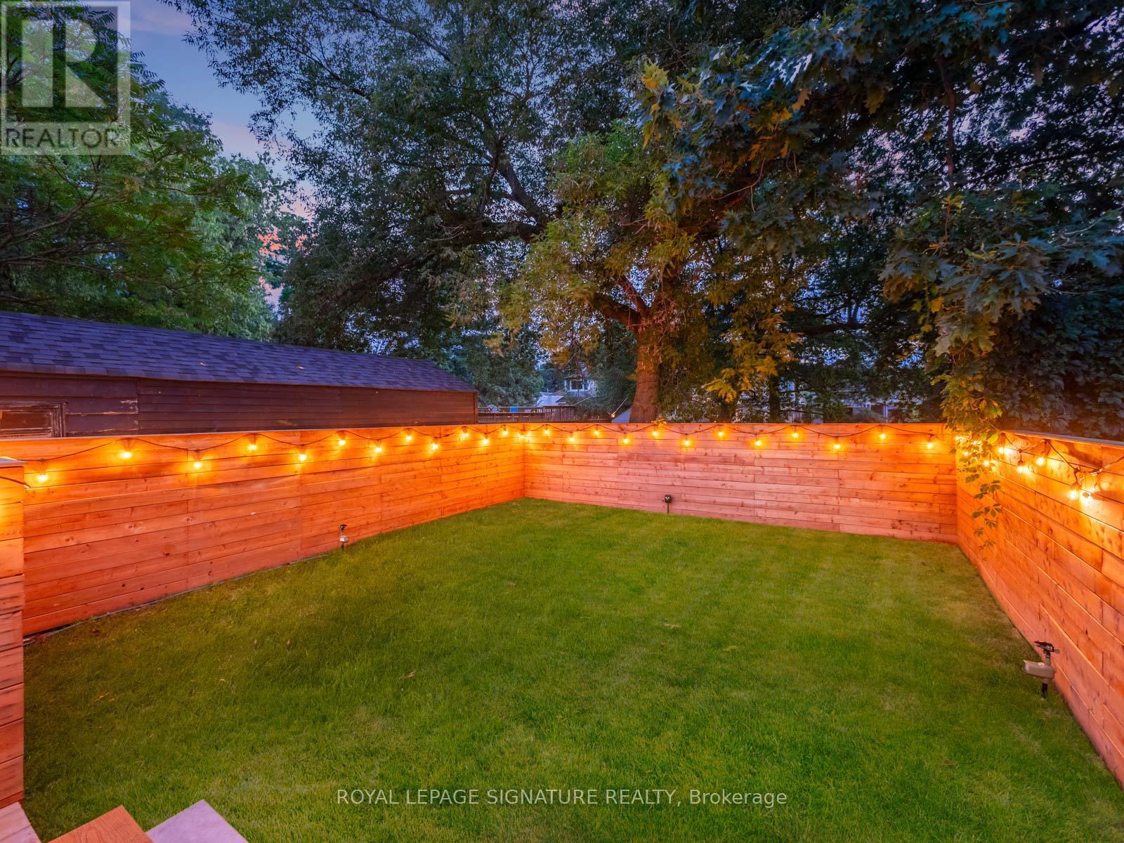 186 Oak Park Avenue, Toronto (woodbine-lumsden), Ontario