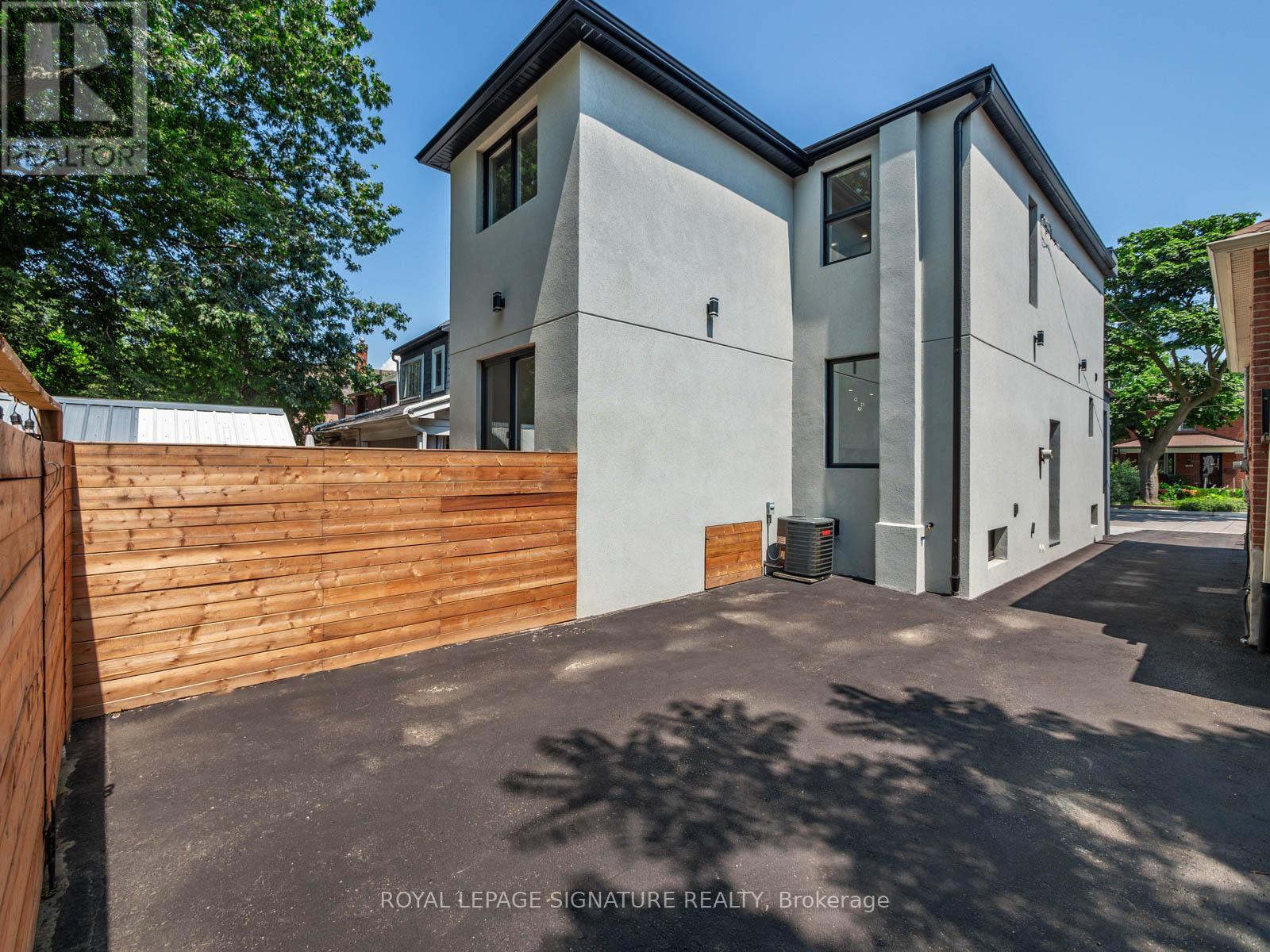 186 Oak Park Avenue, Toronto (woodbine-lumsden), Ontario