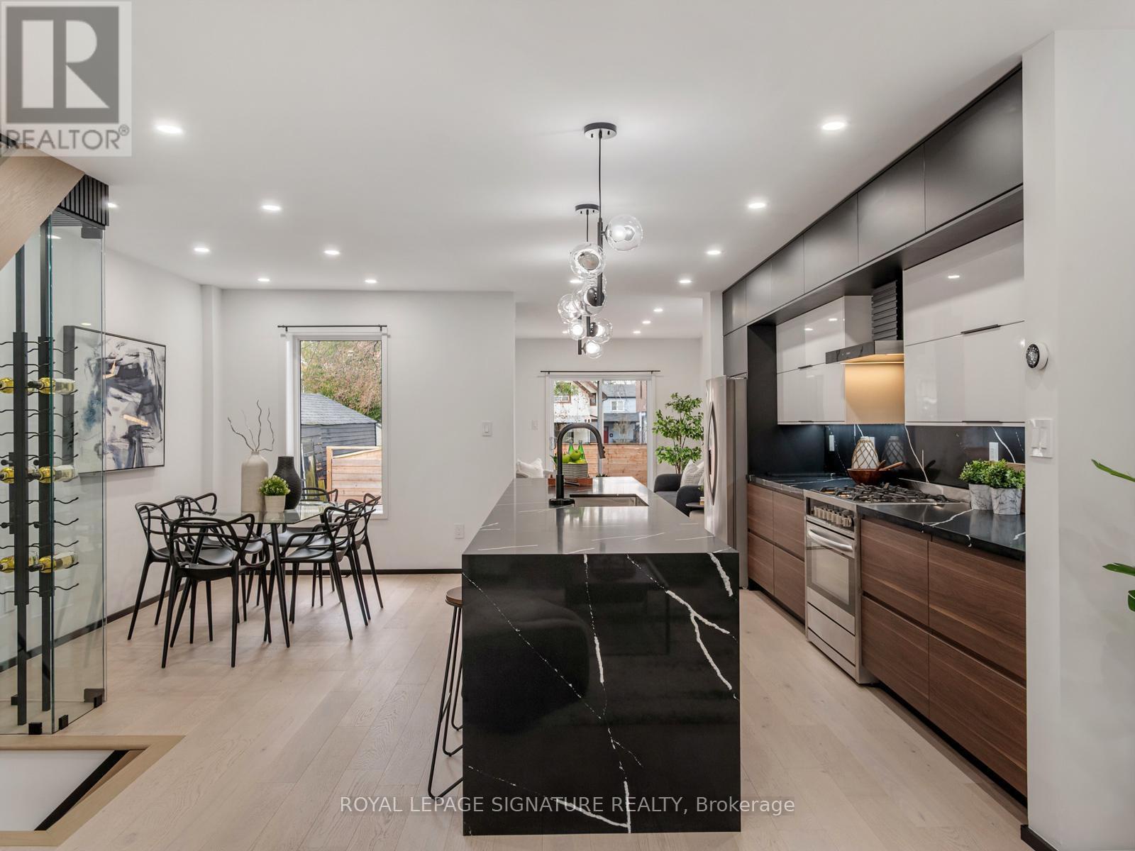 186 Oak Park Avenue, Toronto (woodbine-lumsden), Ontario