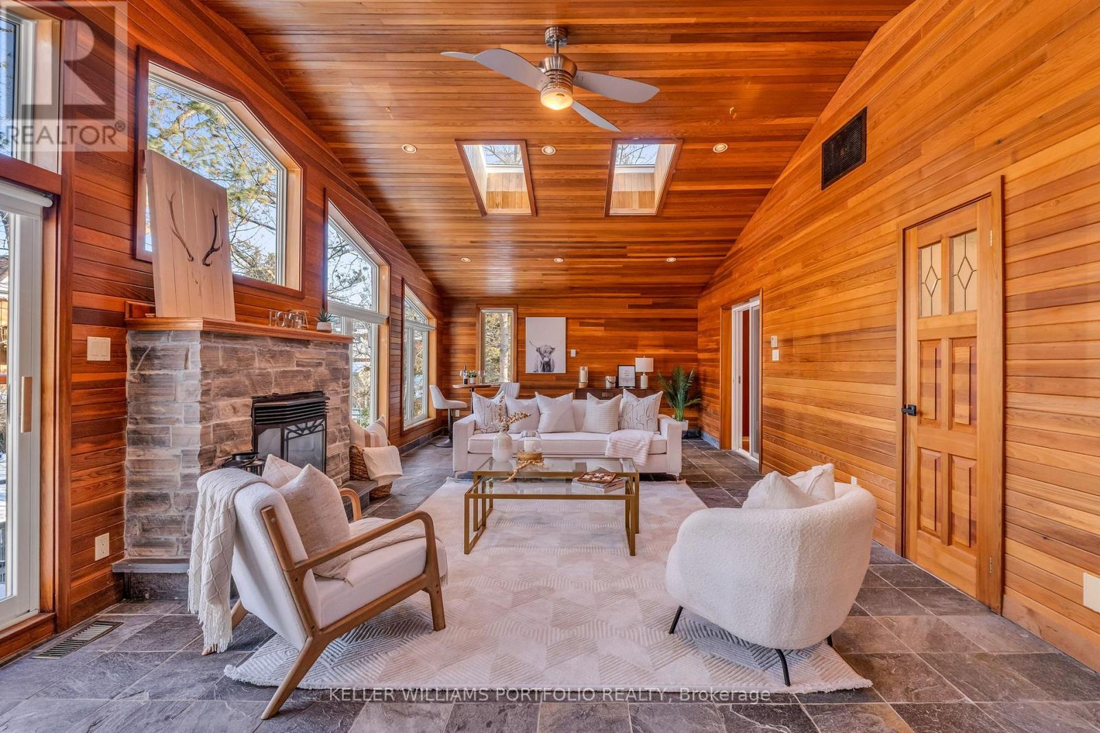 200 Lake Promenade, Toronto (long Branch), Ontario