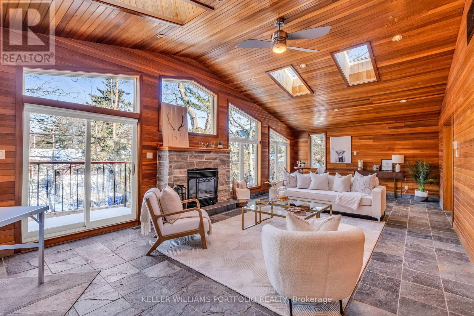 200 Lake Promenade, Toronto (long Branch), Ontario