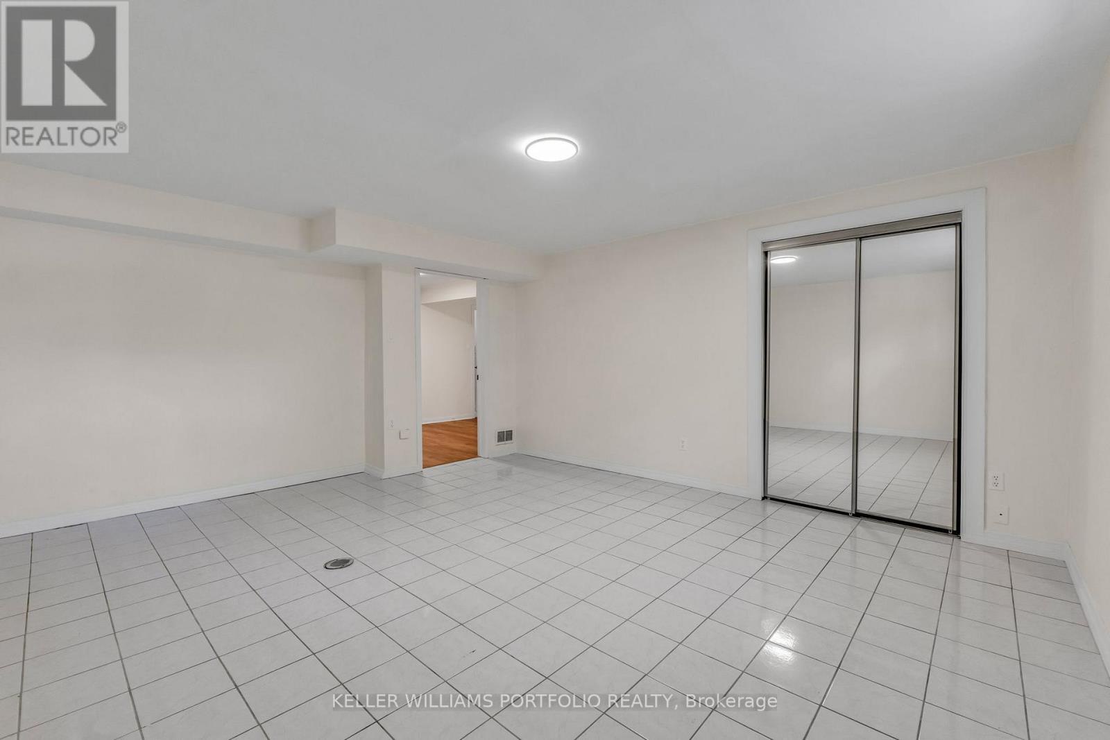 200 Lake Promenade, Toronto (long Branch), Ontario