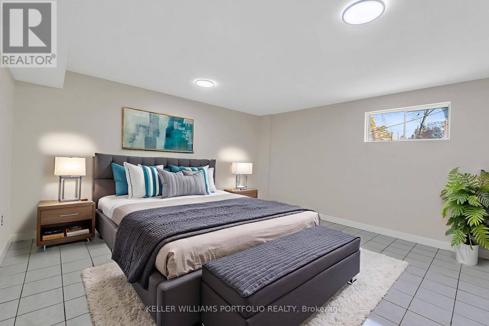 200 Lake Promenade, Toronto (long Branch), Ontario