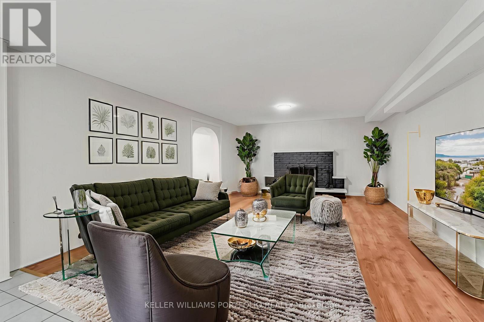 200 Lake Promenade, Toronto (long Branch), Ontario