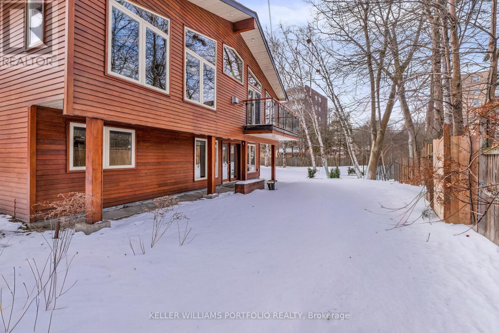 200 Lake Promenade, Toronto (long Branch), Ontario