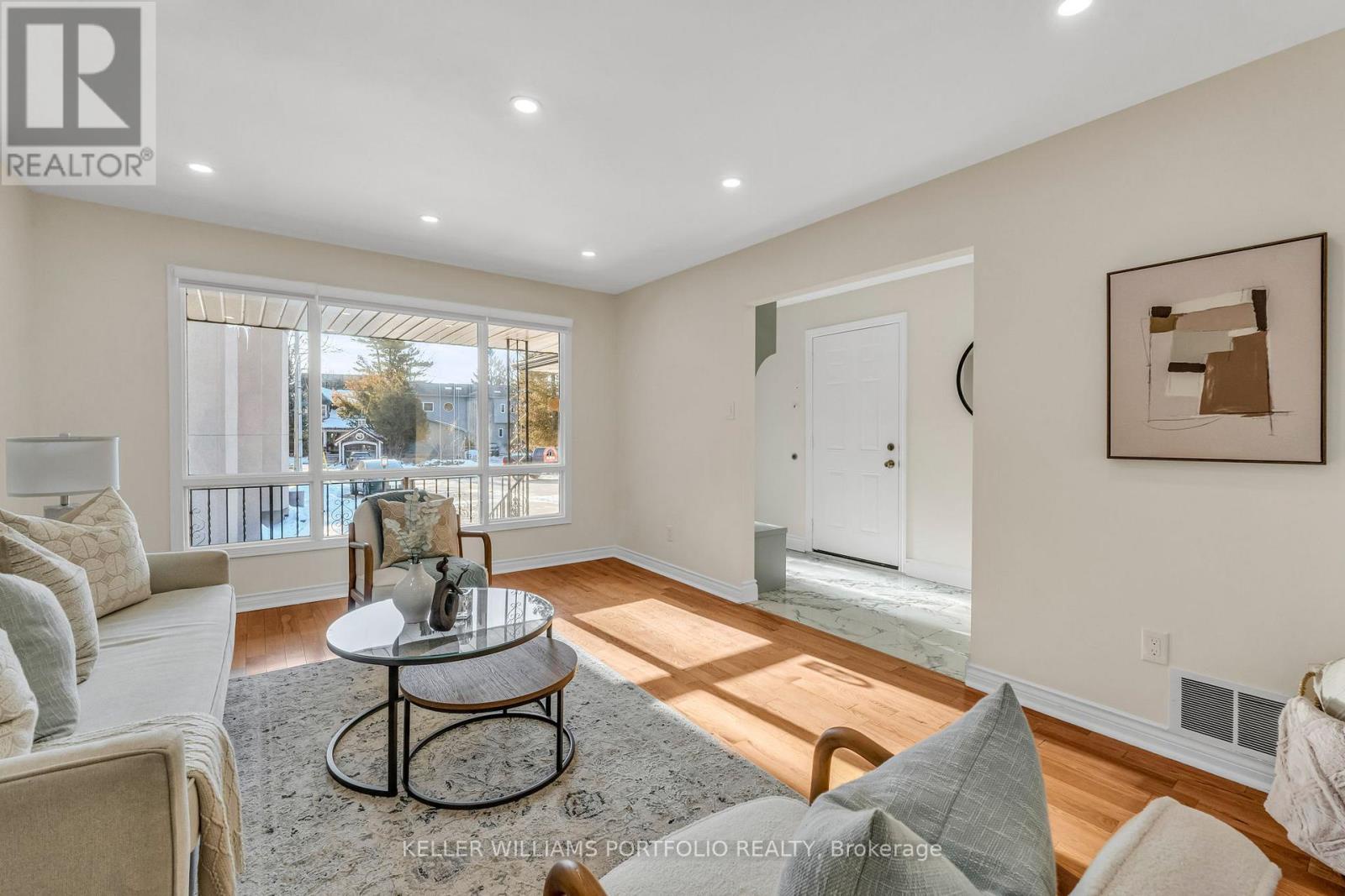 200 Lake Promenade, Toronto (long Branch), Ontario