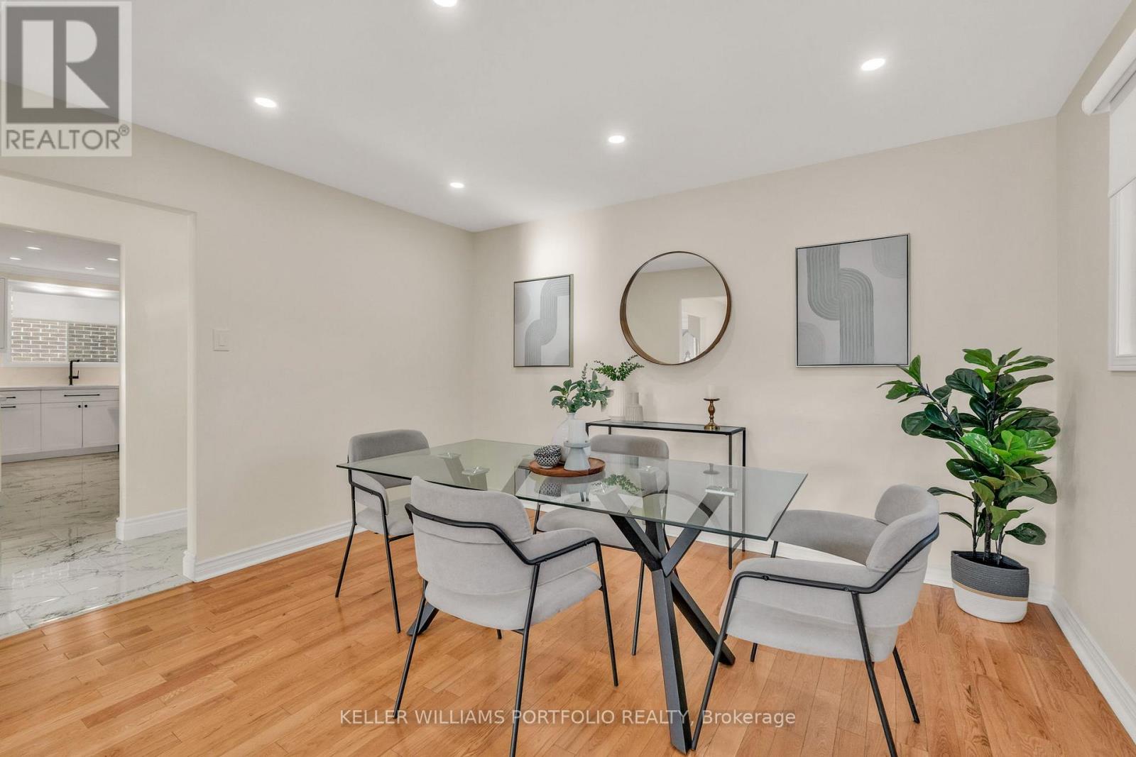 200 Lake Promenade, Toronto (long Branch), Ontario