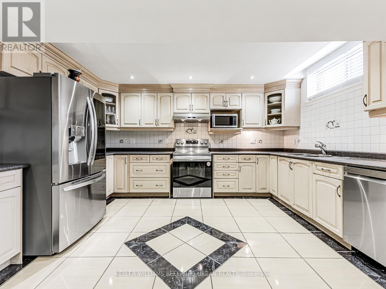 33 Redberry Parkway, Toronto (maple Leaf), Ontario