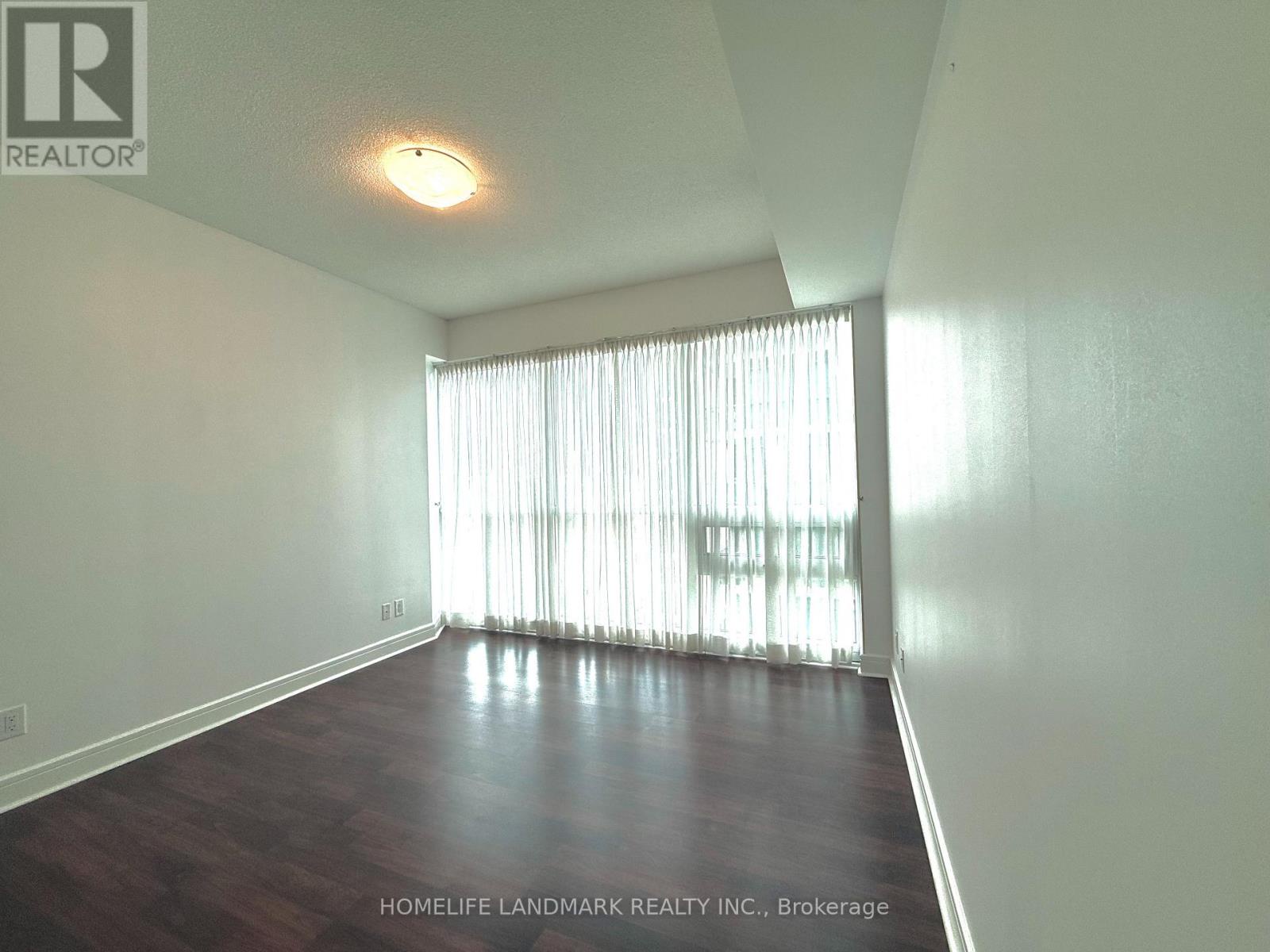 901 - 35 Brian Peck Crescent, Toronto (thorncliffe Park), Ontario