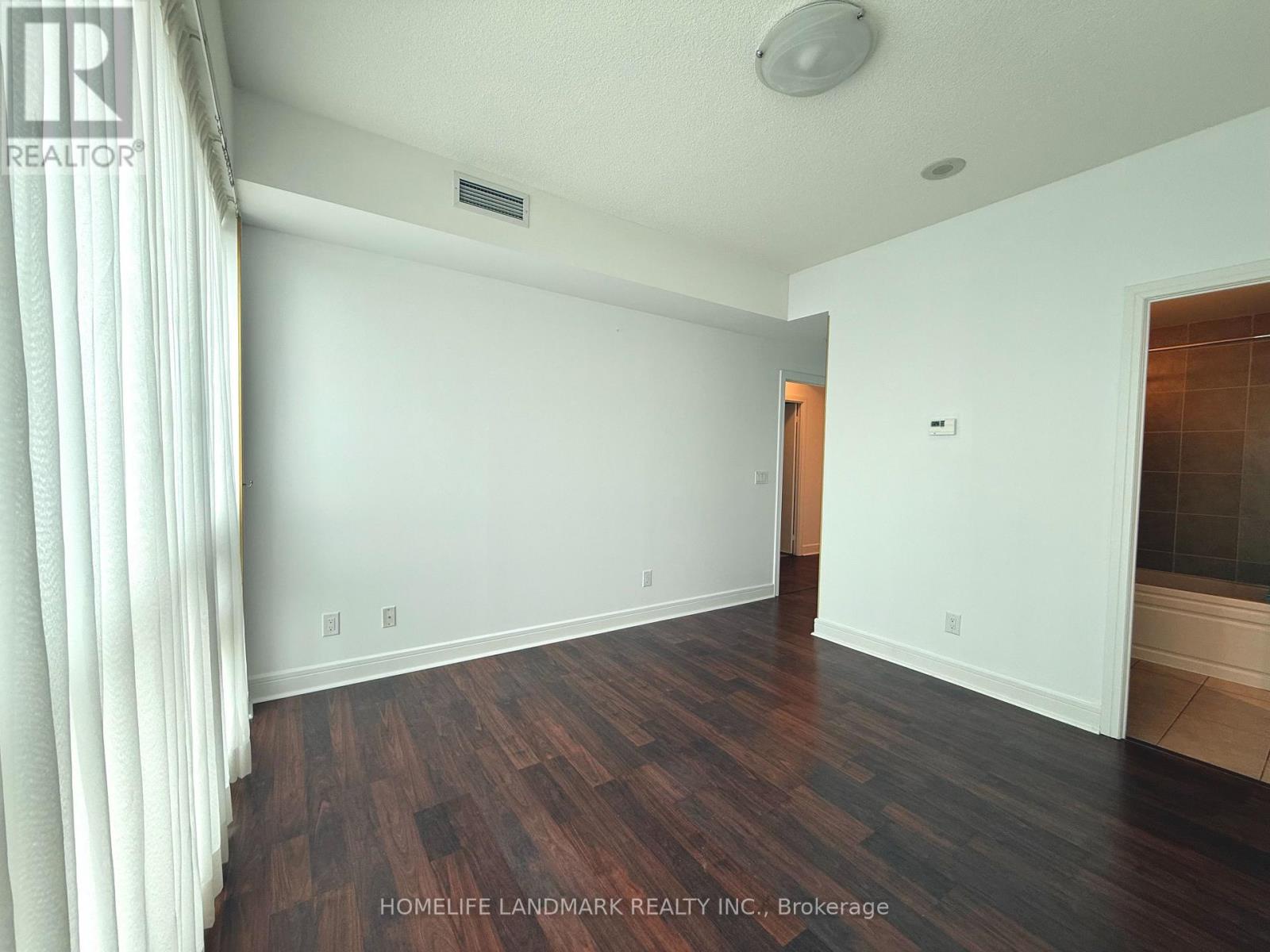 901 - 35 Brian Peck Crescent, Toronto (thorncliffe Park), Ontario