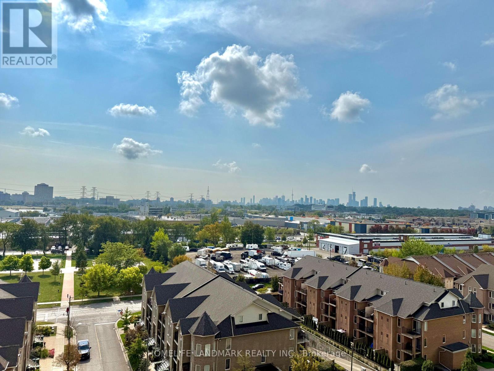 901 - 35 Brian Peck Crescent, Toronto (thorncliffe Park), Ontario