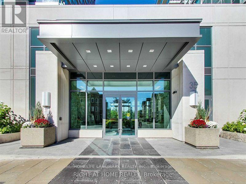 901 - 35 Brian Peck Crescent, Toronto (thorncliffe Park), Ontario